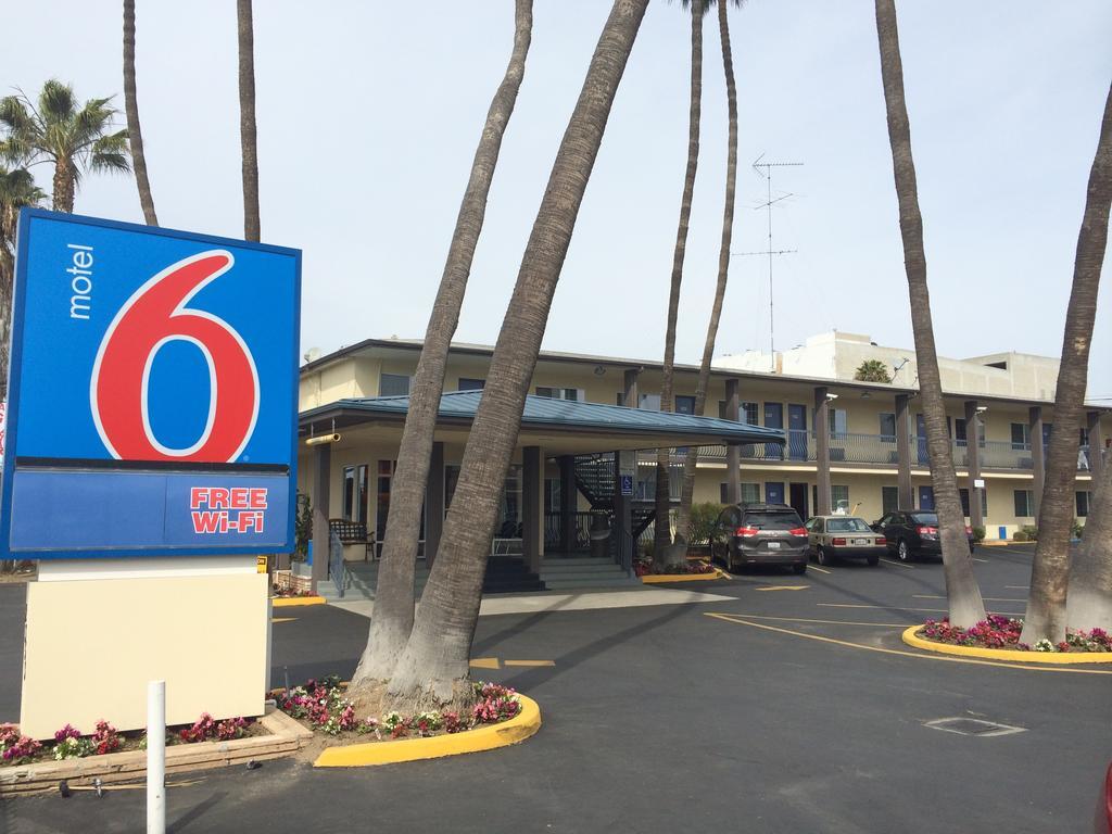 Motel 6 San Diego, Ca Airport Harbor Eksteriør billede