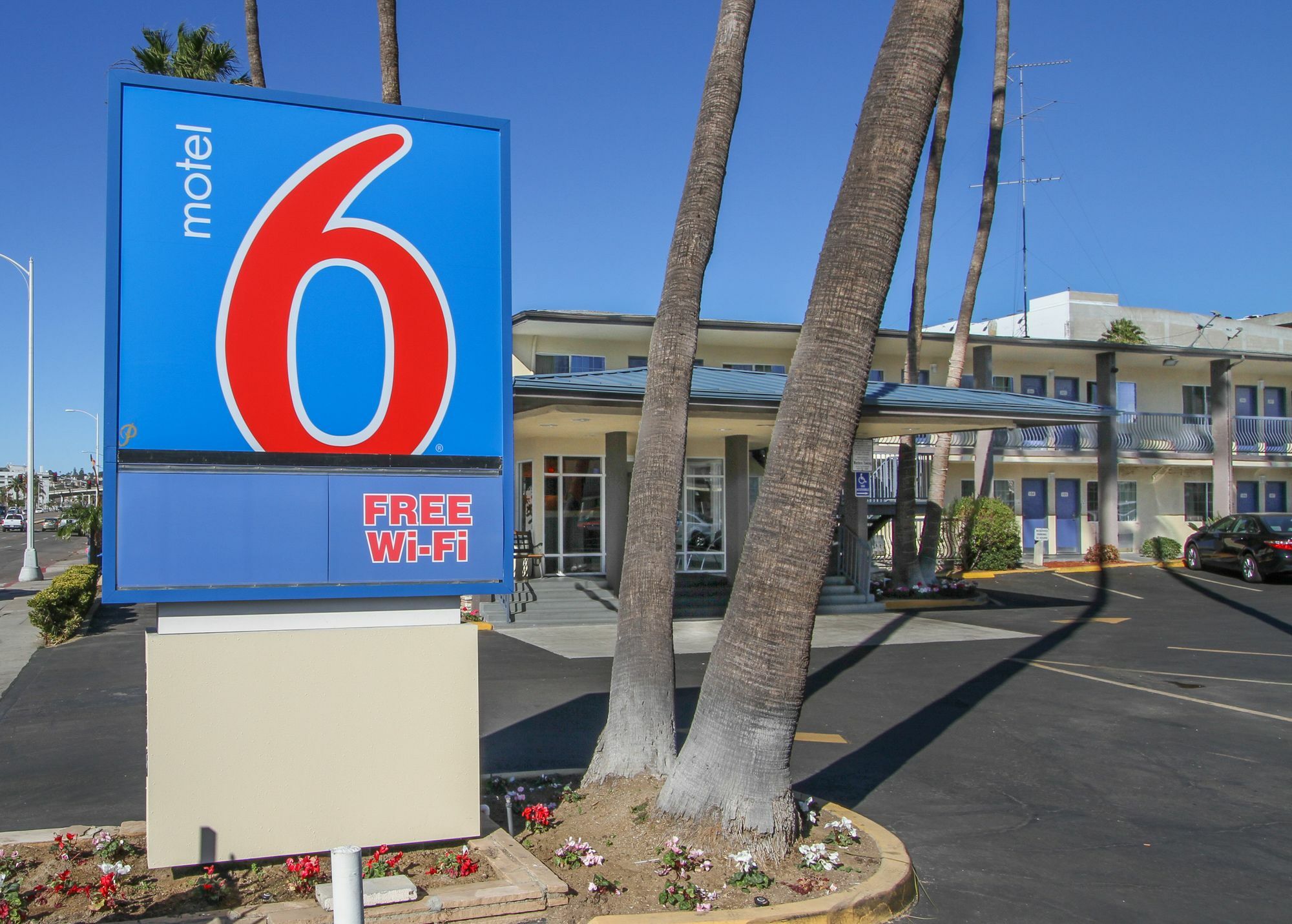 Motel 6 San Diego, Ca Airport Harbor Eksteriør billede