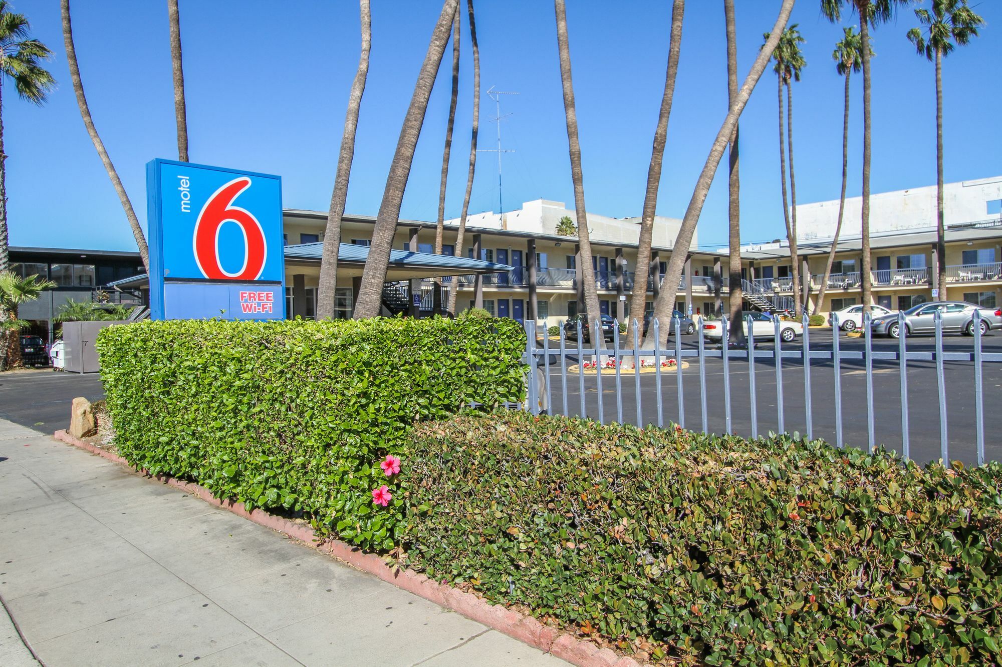 Motel 6 San Diego, Ca Airport Harbor Eksteriør billede